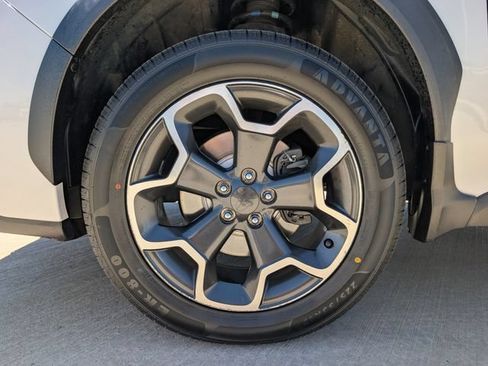 Used 2013 Subaru Crosstrek 2.0i Limited AWD/4WD image 12
