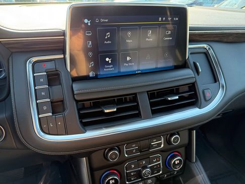 Used 2022 Chevrolet Tahoe Z71 w/ Luxury Package AWD/4WD image 20
