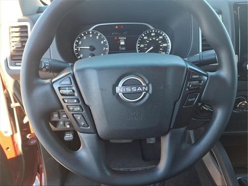 Used 2022 Nissan Frontier SV image 14
