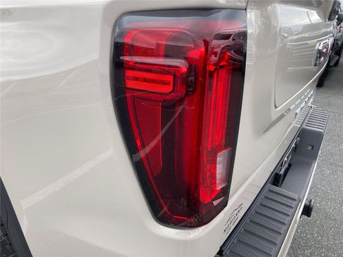 New 2026 GMC Sierra 1500 AT4 w/ AT4 Premium Package AWD/4WD image 11