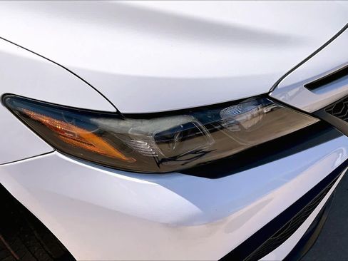 Used 2021 Toyota Camry SE image 26