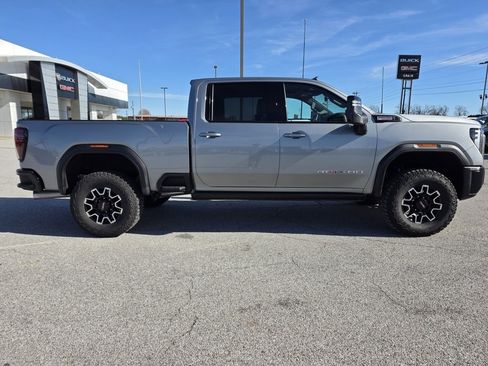 Used 2026 GMC Sierra 2500 AT4X image 9