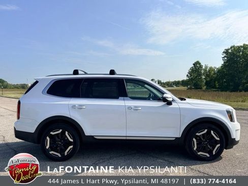 Used 2023 Kia Telluride S w/ S Sunroof Package FWD image 6