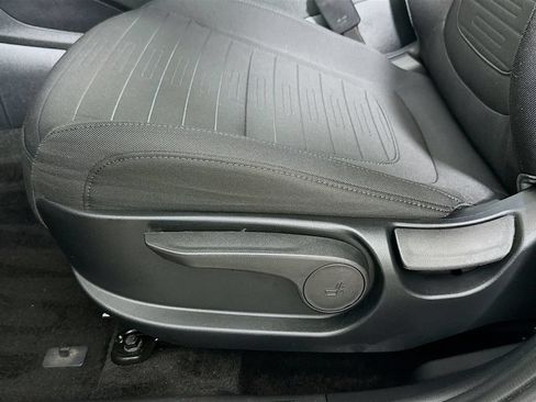 Used 2025 Hyundai Santa Cruz SE AWD/4WD image 15