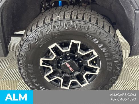 Used 2025 GMC Sierra 2500 AT4X image 16