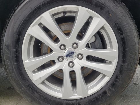 Used 2018 Ford Explorer XLT AWD/4WD image 31