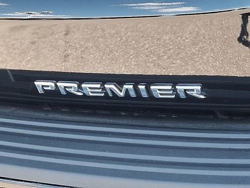 Used 2024 Chevrolet Tahoe Premier AWD/4WD image 36