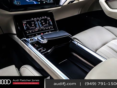 Used 2023 Audi e-tron Prestige w/ Prestige Package image 6