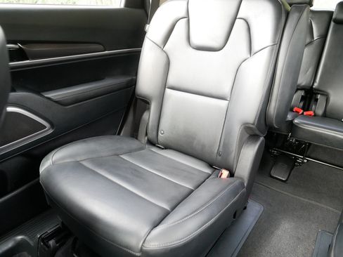 Certified 2025 Kia Telluride S AWD/4WD image 12