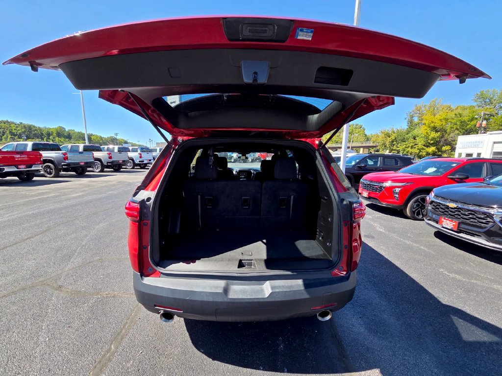 Used 2023 Chevrolet Traverse LT FWD image 32
