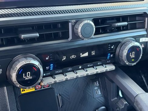 Certified 2025 Toyota Tacoma TRD Pro AWD/4WD image 34