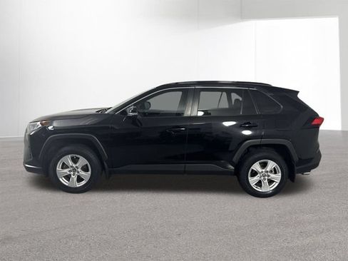 Used 2021 Toyota RAV4 XLE AWD/4WD image 28