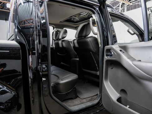Used 2018 Nissan Frontier PRO-4X w/ Pro-4x Luxury Package AWD/4WD image 42