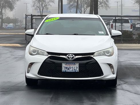 Used 2015 Toyota Camry SE image 9