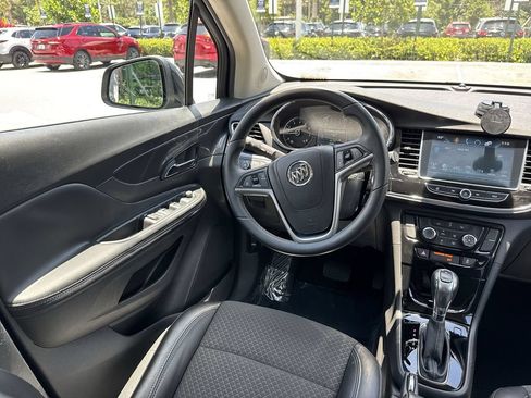 Used 2021 Buick Encore Preferred w/ Safety Package FWD image 21