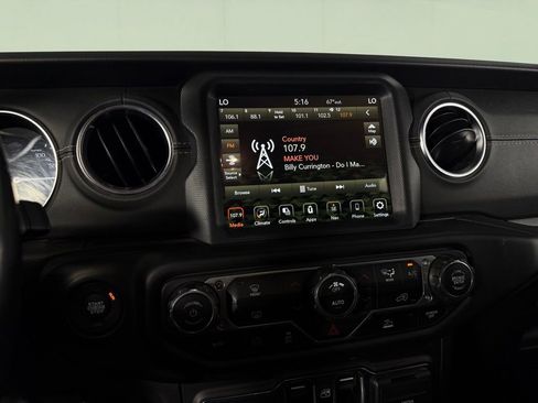 Used 2022 Jeep Wrangler Unlimited Sahara AWD/4WD image 20
