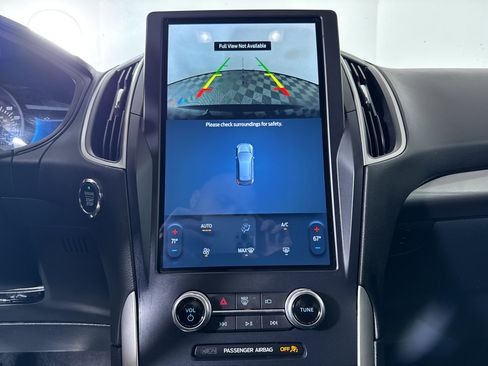 Used 2023 Ford Edge SE w/ Black Appearance Package image 13