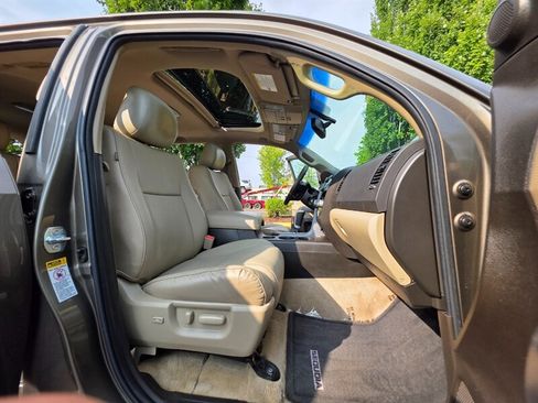Used 2011 Toyota Sequoia Limited image 17