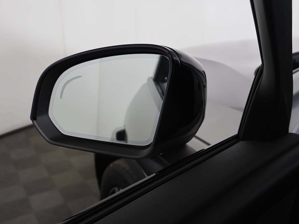 Used 2023 Volvo XC40 B5 Plus w/ Climate Package AWD/4WD image 33