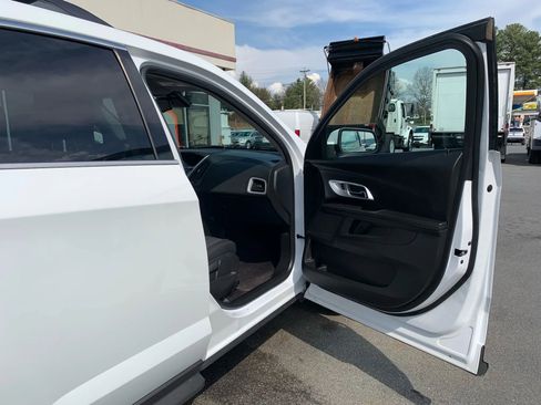 Used 2016 Chevrolet Equinox LT image 18