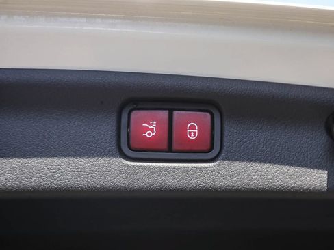 Used 2023 Mercedes-Benz C 300 Sedan image 22