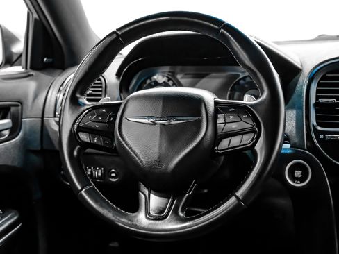 Used 2018 Chrysler 300 S AWD/4WD image 15