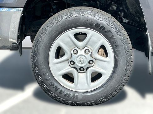 Used 2018 Toyota Tundra SR5 w/ SR5 Upgrade Package image 12