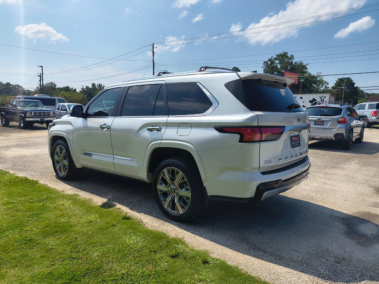 Used 2025 Toyota Sequoia Capstone AWD/4WD image 6