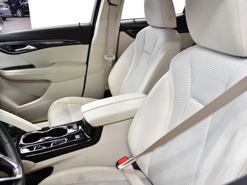 Used 2022 Buick Envision Preferred image 19