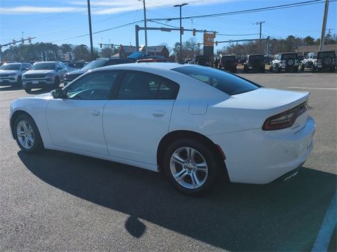 Used 2019 Dodge Charger SXT image 6