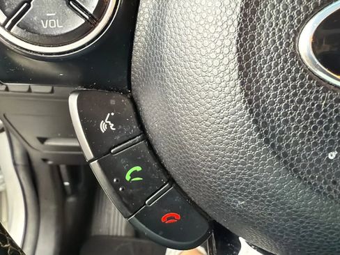 Used 2016 Kia Soul + w/ Audio Package FWD image 19