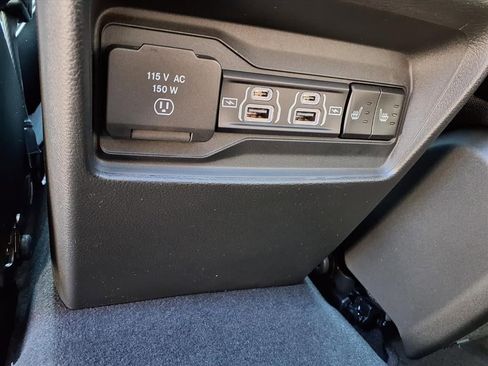 New 2025 Jeep Grand Cherokee Overland image 21