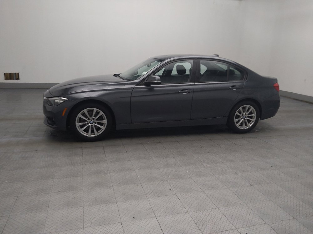 Used 2017 BMW 320i Sedan RWD image 2
