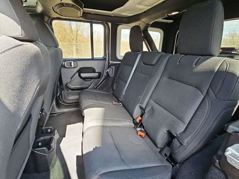 Used 2020 Jeep Wrangler Unlimited Sport image 24