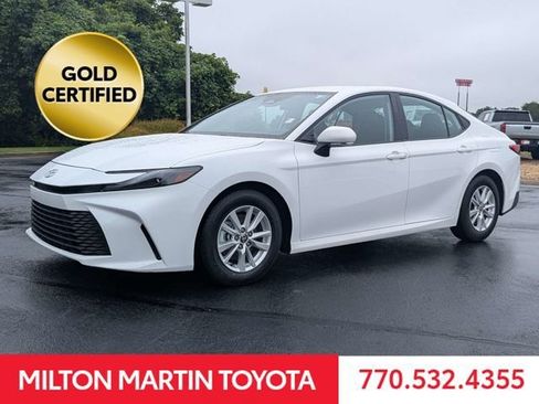 Certified 2025 Toyota Camry LE FWD image 5