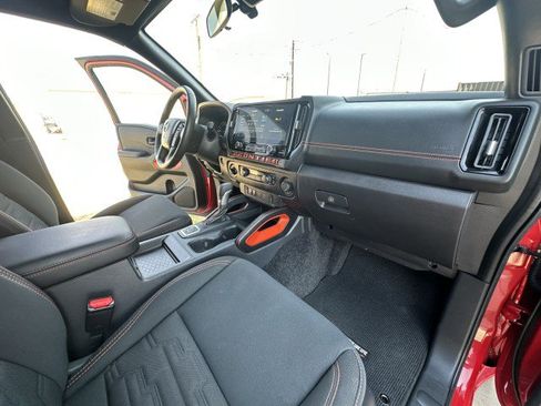 Used 2026 Nissan Frontier PRO-4X AWD/4WD image 16