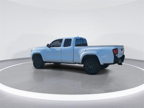 Used 2022 Toyota Tacoma TRD Off-Road image 6