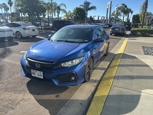 Used 2017 Honda Civic EX image 4