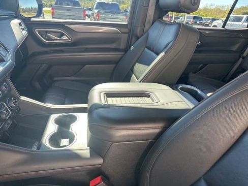 Used 2022 Chevrolet Tahoe RST w/ Luxury Package image 16