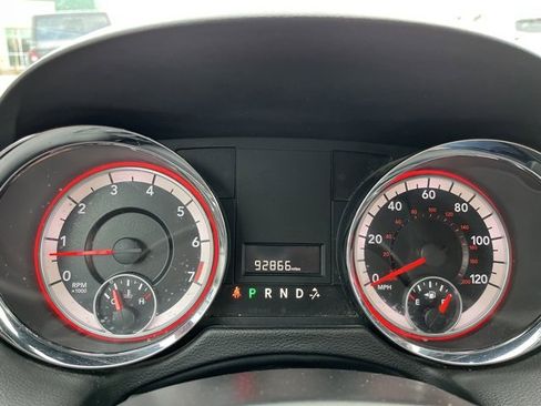 Used 2018 Dodge Grand Caravan SXT image 48