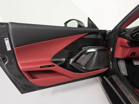 Certified 2025 Ferrari 12Cilindri RWD image 18