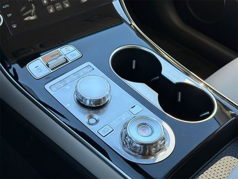 New 2026 Genesis GV70 2.5T image 32