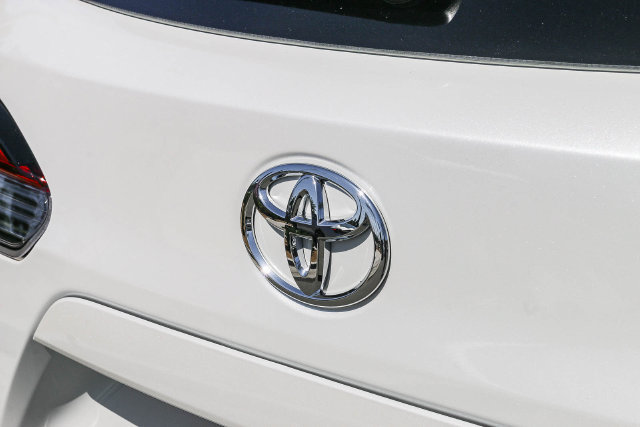Used 2026 Toyota Corolla Cross XLE w/ Convenience Package FWD image 13