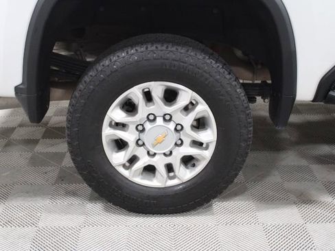 Used 2025 Chevrolet Silverado 2500 LT AWD/4WD image 44