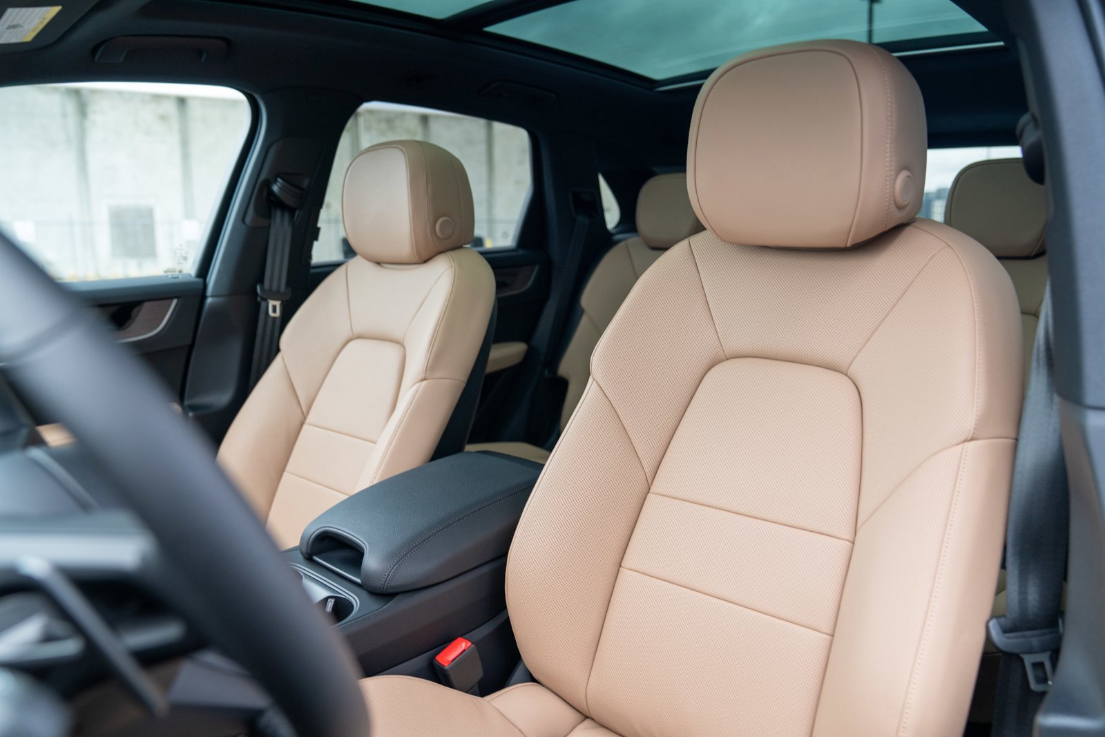 Certified 2026 Porsche Cayenne AWD/4WD image 5