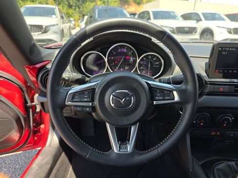 Certified 2022 MAZDA MX-5 Miata Club RWD image 24