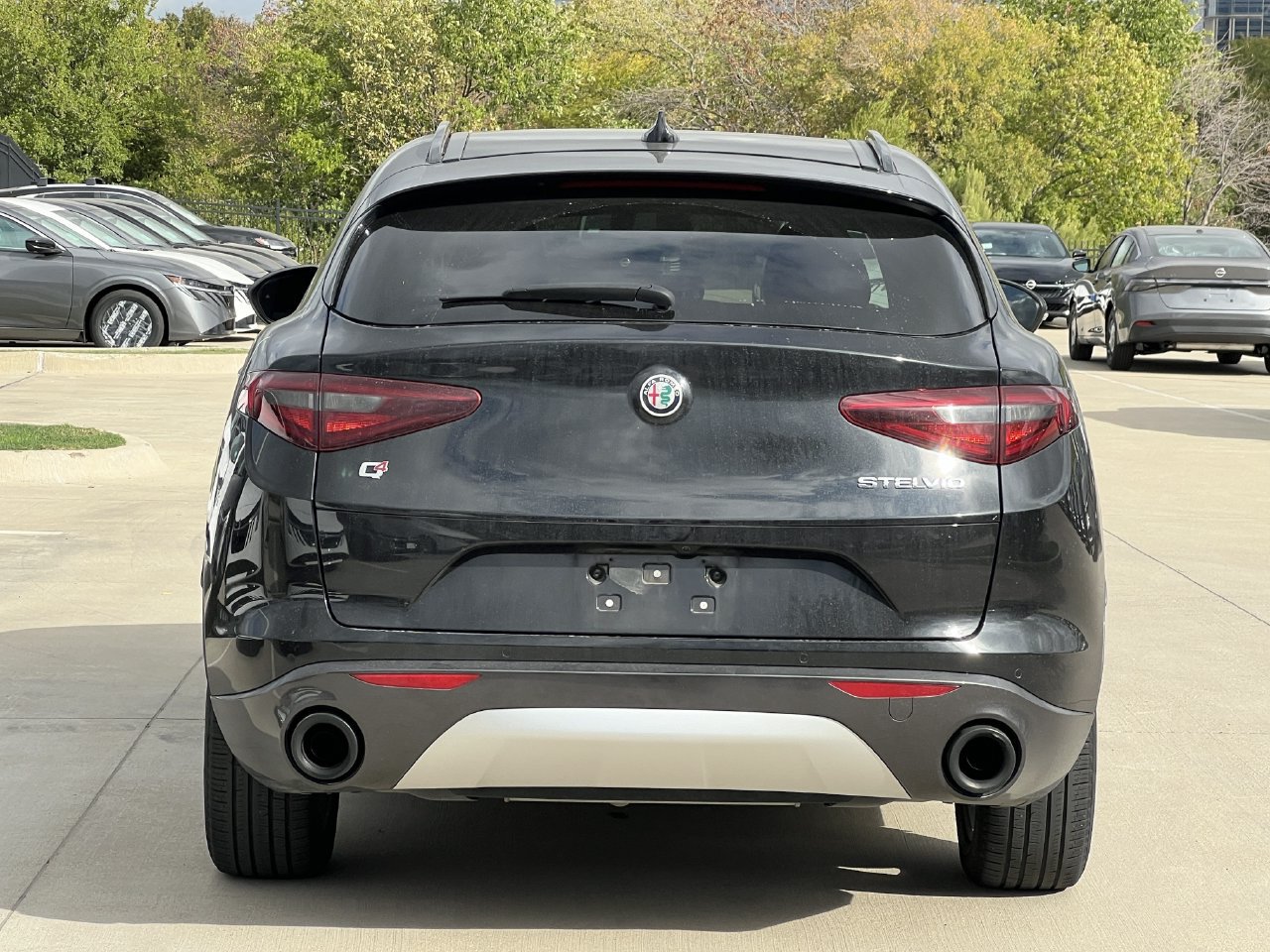Used 2022 Alfa Romeo Stelvio Ti AWD/4WD image 4