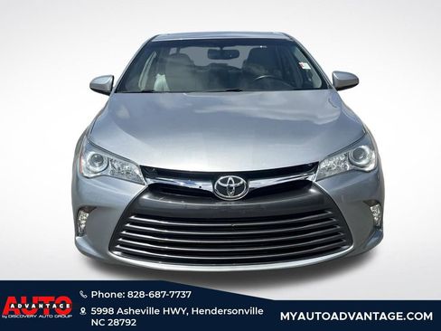 Used 2015 Toyota Camry XLE w/ Moonroof Package image 4