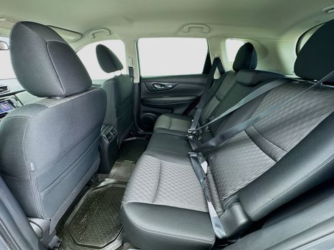 Used 2018 Nissan Rogue S image 15