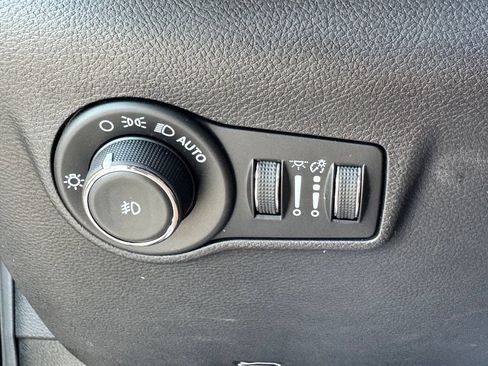 Used 2023 Jeep Compass Limited AWD/4WD image 29